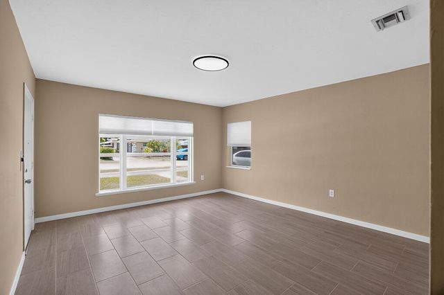 208 SW 2ND Place 1-2, Dania Beach, FL 33004