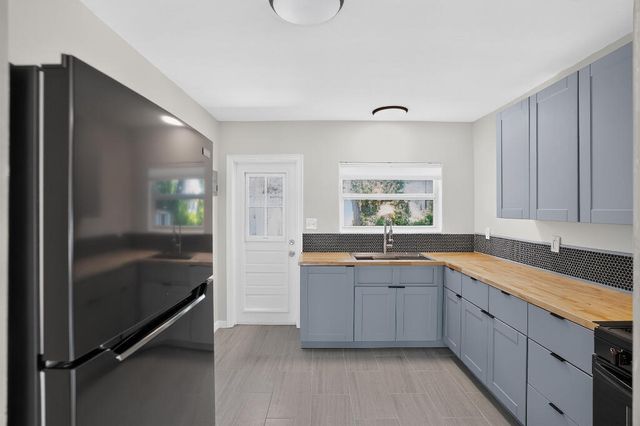 208 SW 2ND Place 1-2, Dania Beach, FL 33004