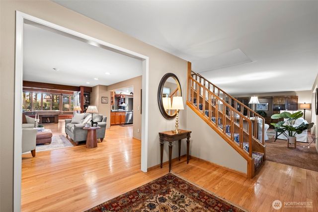 8902 Park Ridge Drive W, University Place, WA 98467