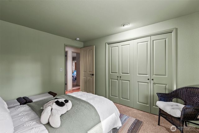 8902 Park Ridge Drive W, University Place, WA 98467