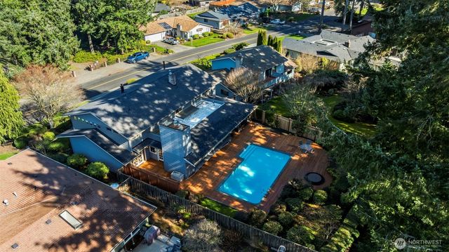 8902 Park Ridge Drive W, University Place, WA 98467