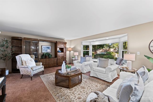 8902 Park Ridge Drive W, University Place, WA 98467