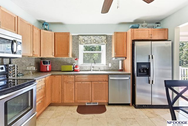 4029 N 93 Street, Omaha, NE 68134