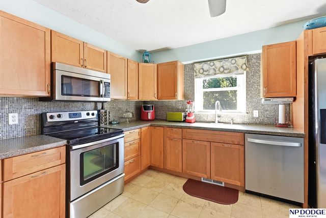 4029 N 93 Street, Omaha, NE 68134