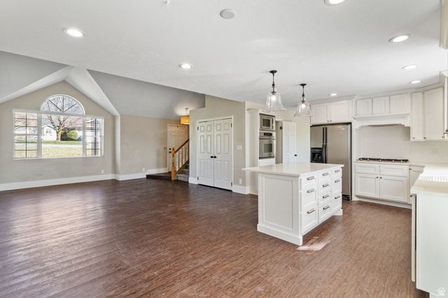 307 S 400 E, Hyde Park, UT 84318