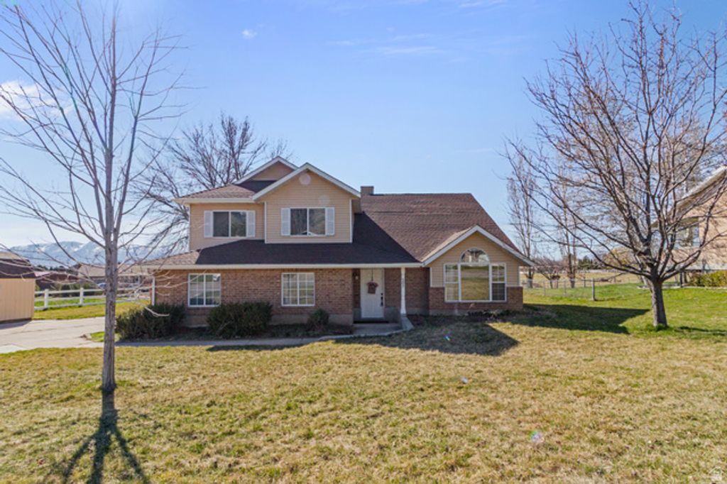 Image 1 of property listing at 307 S 400 E, Hyde Park, UT 84318