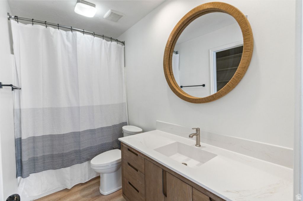 Image 18 of property listing at 307 S 400 E, Hyde Park, UT 84318