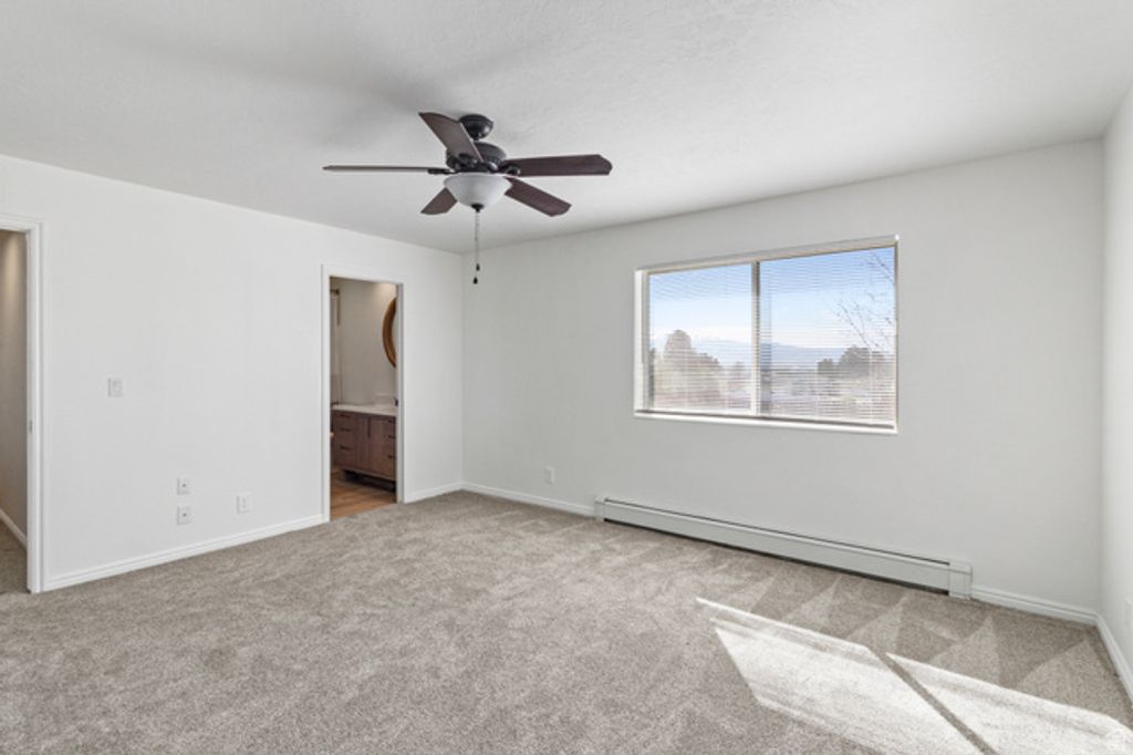 Image 19 of property listing at 307 S 400 E, Hyde Park, UT 84318