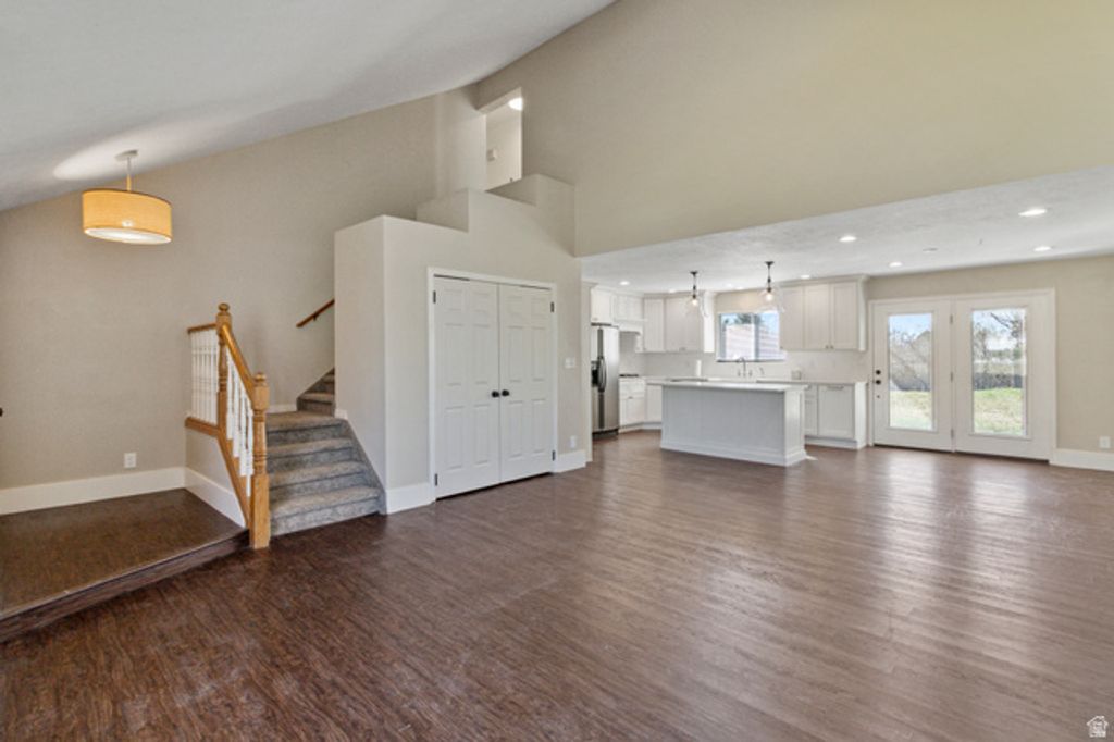 Image 3 of property listing at 307 S 400 E, Hyde Park, UT 84318