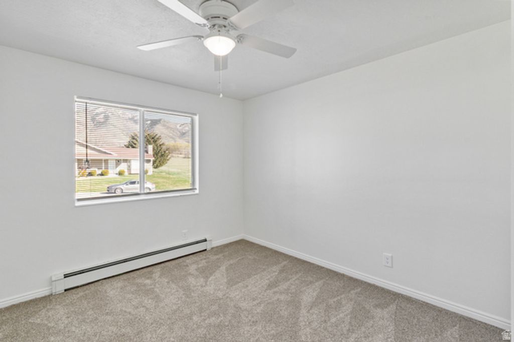 Image 23 of property listing at 307 S 400 E, Hyde Park, UT 84318