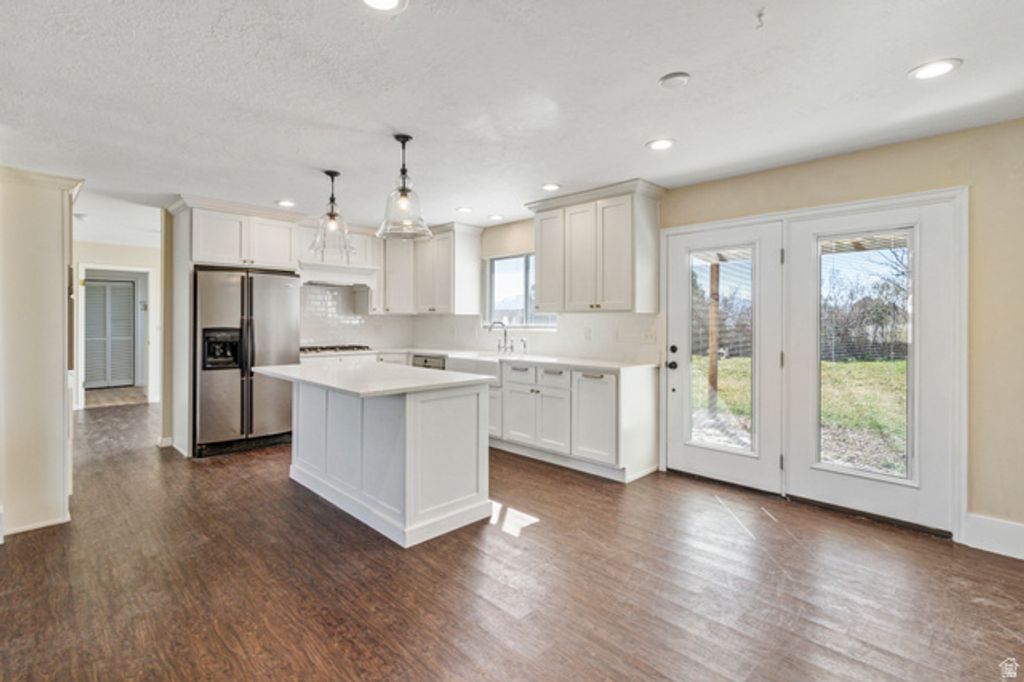 Image 7 of property listing at 307 S 400 E, Hyde Park, UT 84318