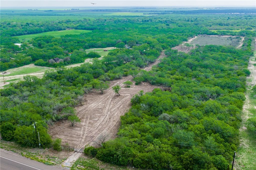 0123 N Highway 281, Alice, TX 78332