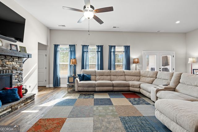 194 Bluff Mill Farms Drive, Senoia, GA 30276