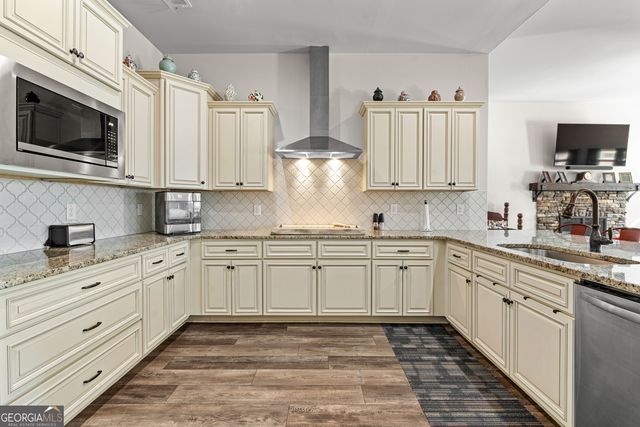 194 Bluff Mill Farms Drive, Senoia, GA 30276