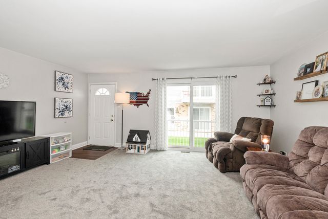 7934 164th Place 7934, Tinley Park, IL 60477