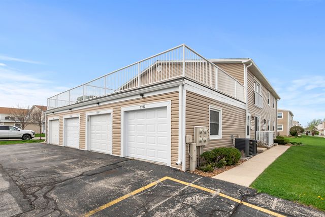 7934 164th Place 7934, Tinley Park, IL 60477