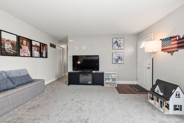 7934 164th Place 7934, Tinley Park, IL 60477