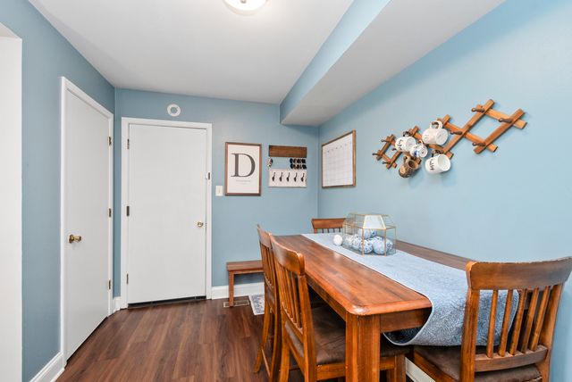 7934 164th Place 7934, Tinley Park, IL 60477