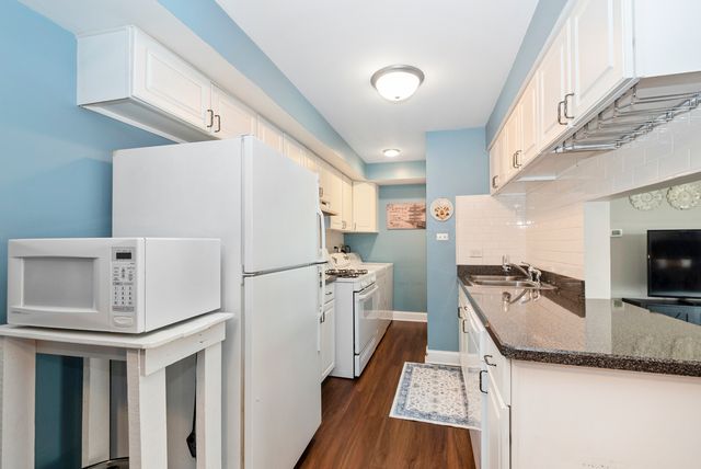 7934 164th Place 7934, Tinley Park, IL 60477