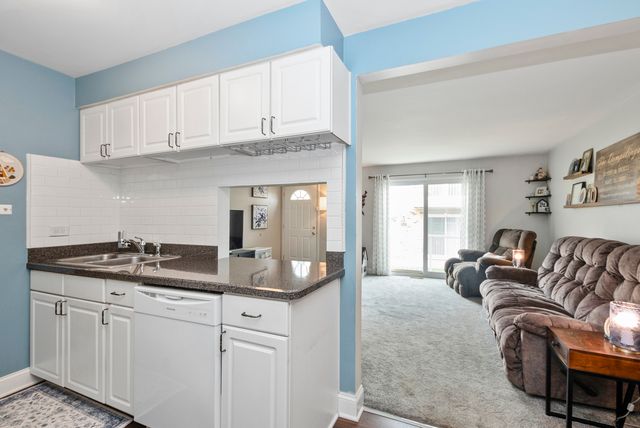 7934 164th Place 7934, Tinley Park, IL 60477