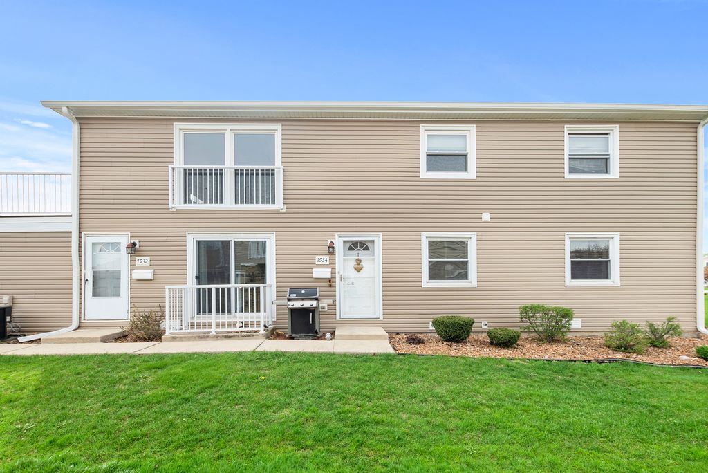 7934 164th Place 7934, Tinley Park, IL 60477