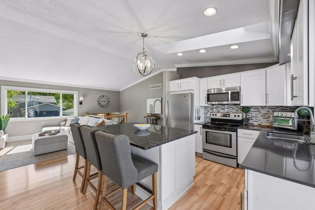 13704 Alabama Avenue S, Savage, MN 55378