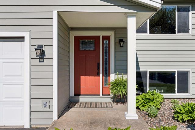 13704 Alabama Avenue S, Savage, MN 55378