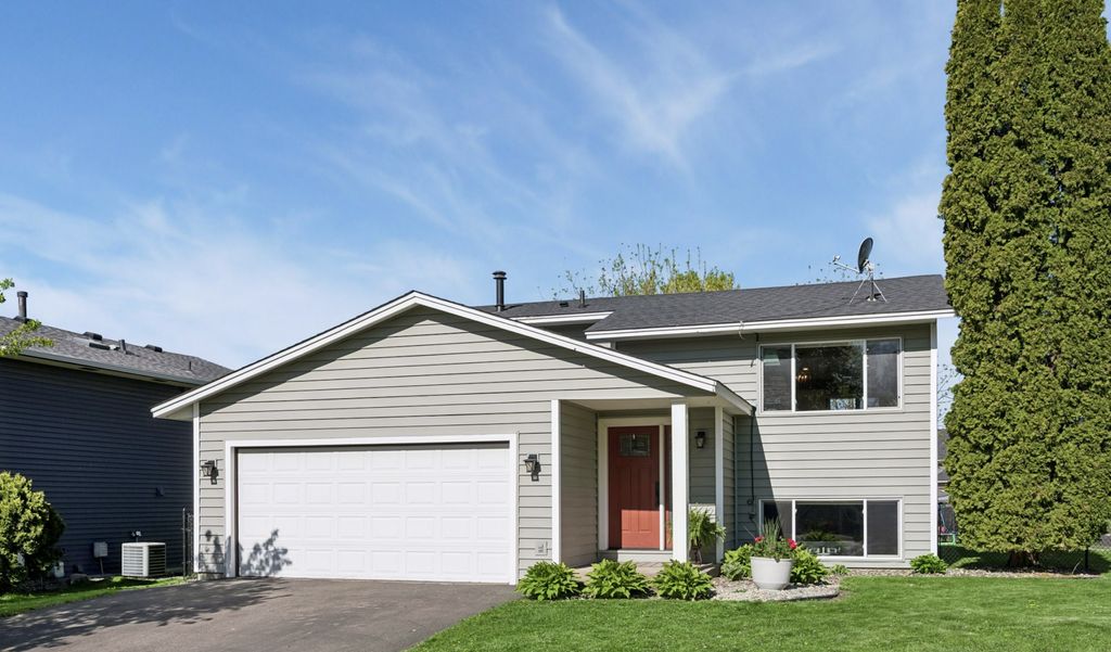 13704 Alabama Avenue S, Savage, MN 55378