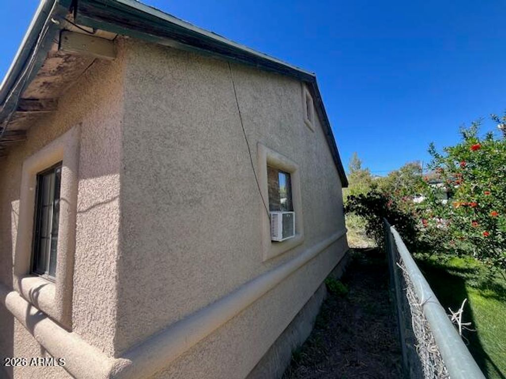 Image 4 of property listing at 42 E Hwy 80 Road, Bisbee, AZ 85603