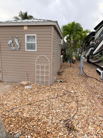 5222 Pineland Daisy TRL, Fort Myers, FL 33905