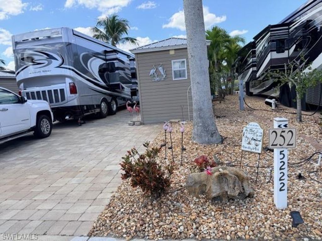 5222 Pineland Daisy TRL, Fort Myers, FL 33905