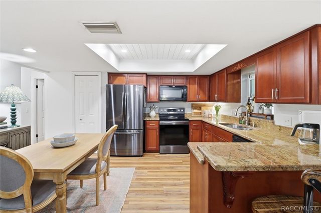 203 N McGowan Avenue, Crystal River, FL 34429