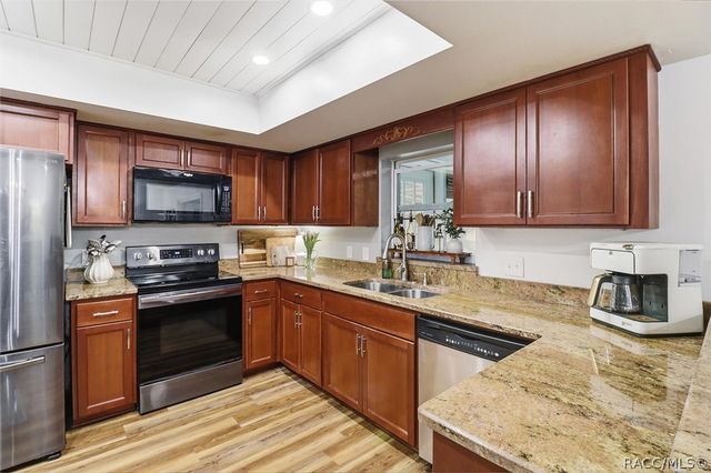 203 N McGowan Avenue, Crystal River, FL 34429