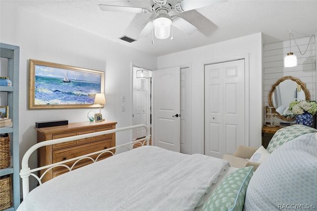 203 N McGowan Avenue, Crystal River, FL 34429