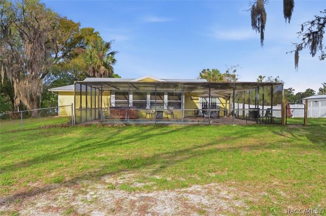 203 N McGowan Avenue, Crystal River, FL 34429