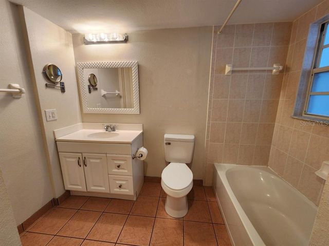 7990 MIDWAY DRIVE TERRACE M103, Ocala, FL 34472