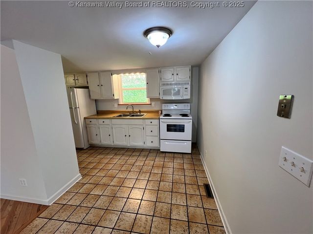 3534 Walker Drive, Charleston, WV 25312