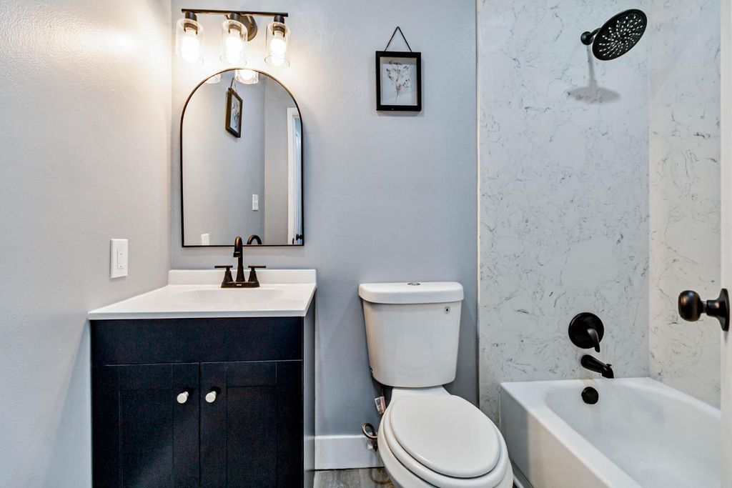 Image 14 of property listing at 4954 N Holt Avenue # 103, Fresno, CA 93705