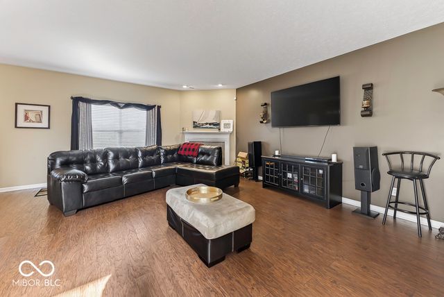 1416 Gleneagle Drive, Indianapolis, IN 46239