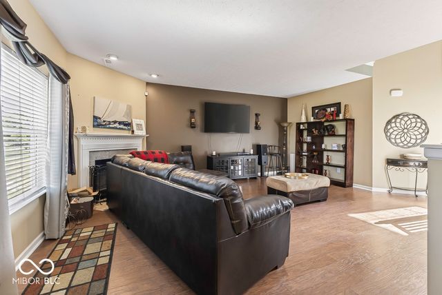 1416 Gleneagle Drive, Indianapolis, IN 46239