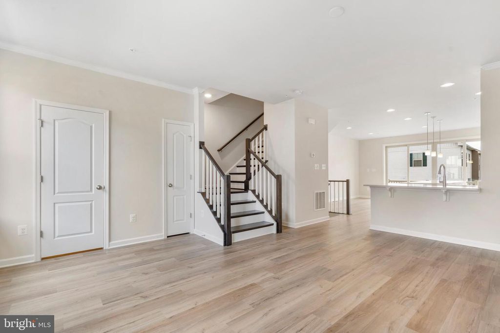 Image 3 of property listing at 5872 BELLA MARIE WAY, Frederick, MD 21703