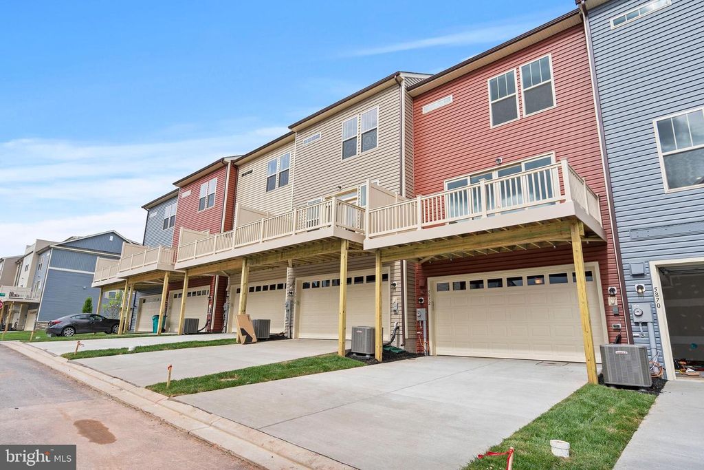Image 32 of property listing at 5872 BELLA MARIE WAY, Frederick, MD 21703