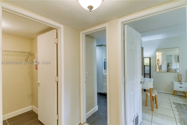 3095 N Oakland Forest Dr 104, Oakland Park, FL 33309