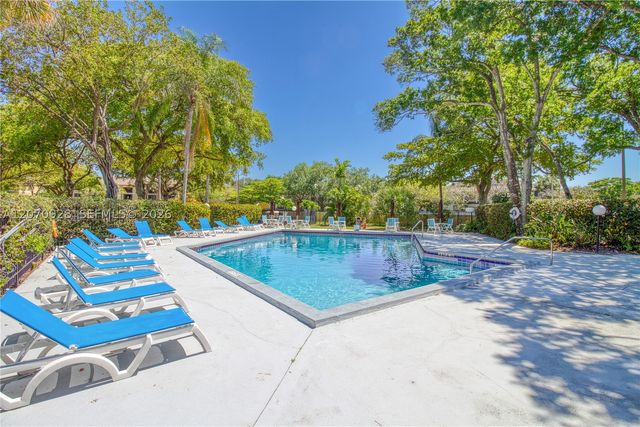 3095 N Oakland Forest Dr 104, Oakland Park, FL 33309