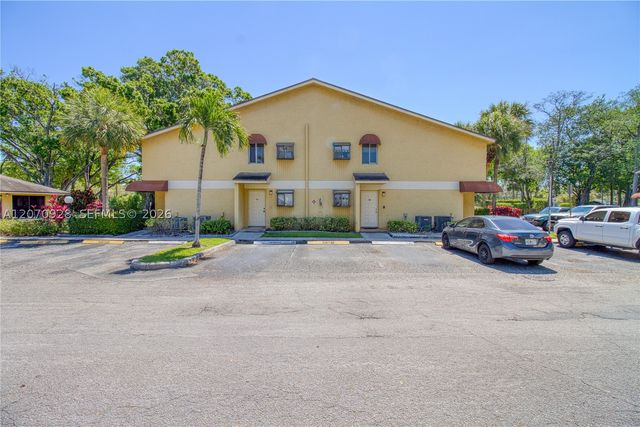 3095 N Oakland Forest Dr 104, Oakland Park, FL 33309