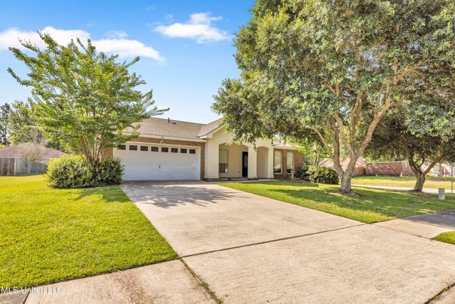 20 Lakeview Drive, Ocean Springs, MS 39564