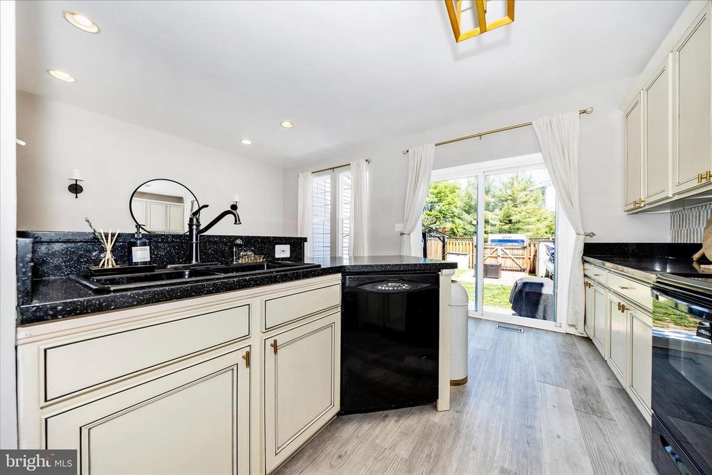 Image 10 of property listing at 2250 WETHERBURNE WAY, Frederick, MD 21702