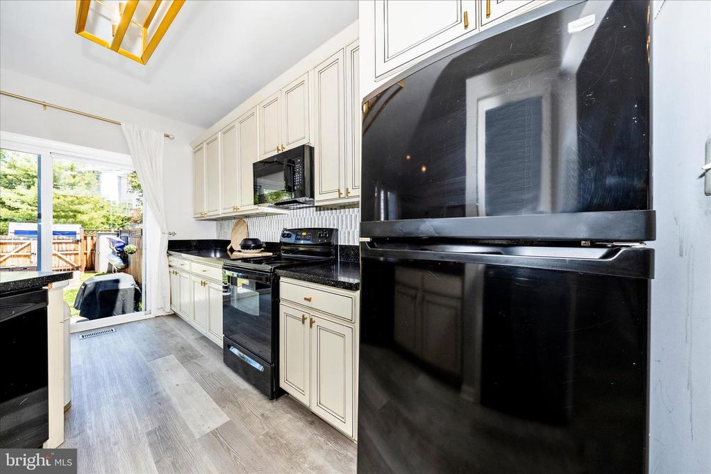 Image 11 of property listing at 2250 WETHERBURNE WAY, Frederick, MD 21702