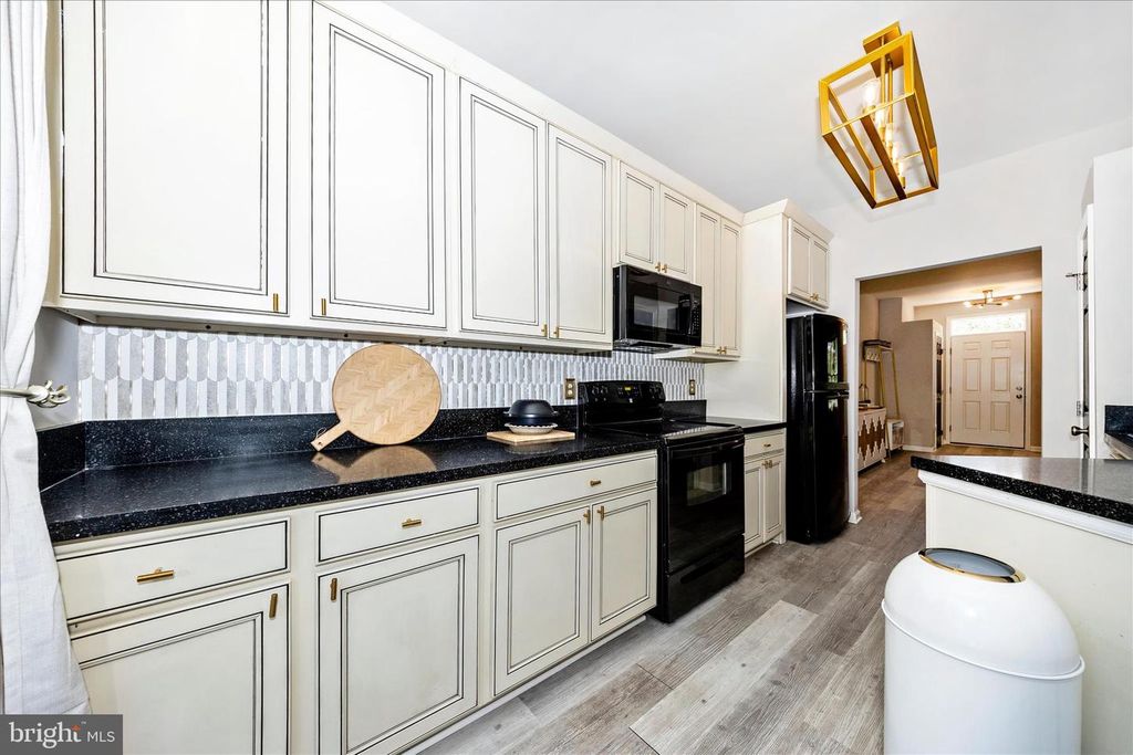Image 13 of property listing at 2250 WETHERBURNE WAY, Frederick, MD 21702