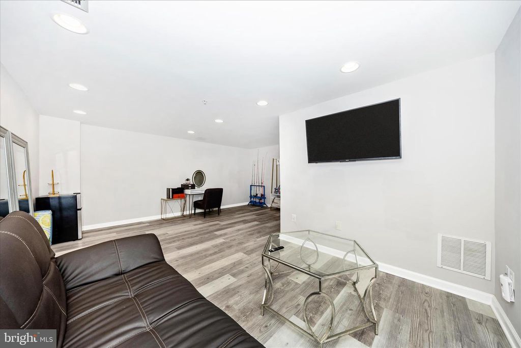 Image 35 of property listing at 2250 WETHERBURNE WAY, Frederick, MD 21702